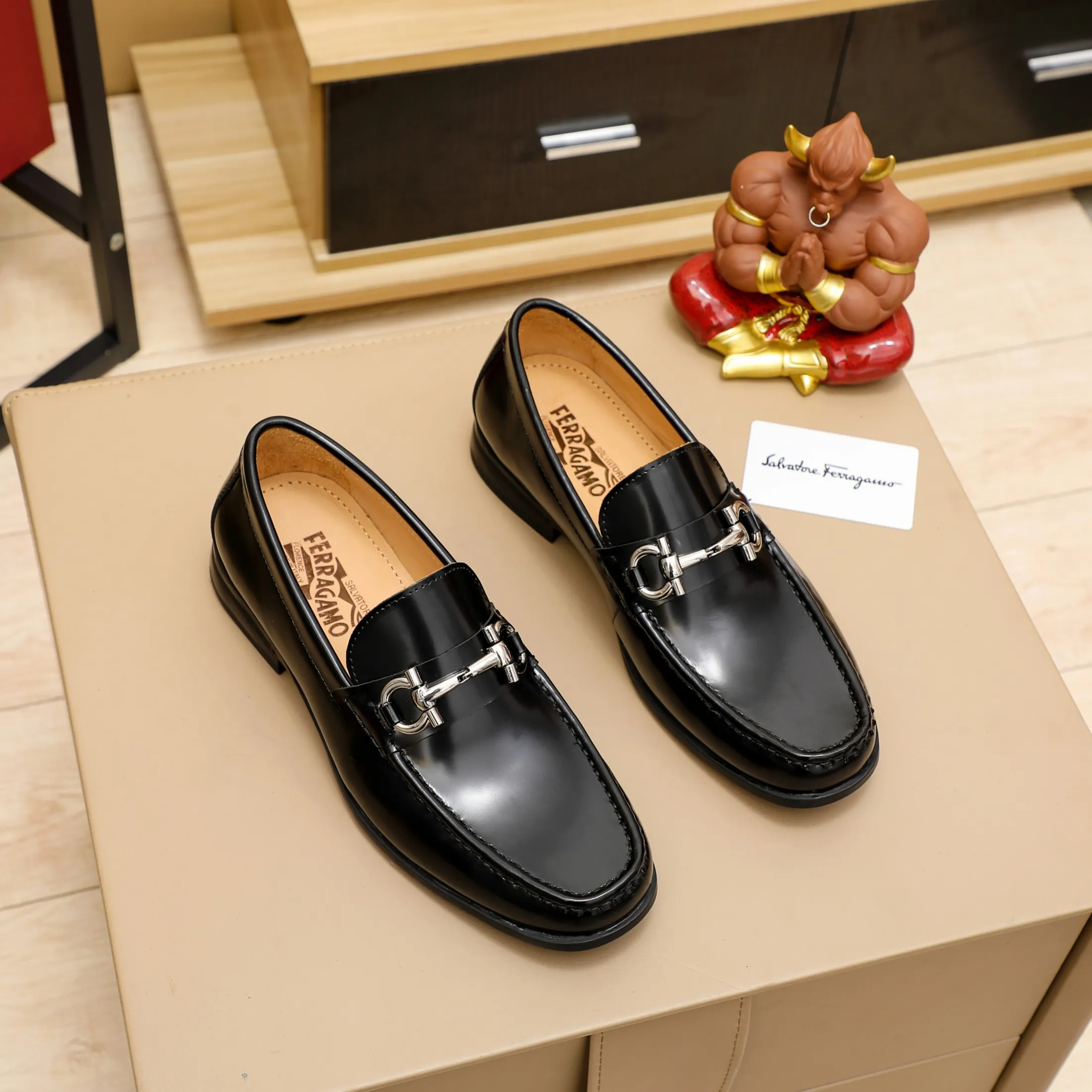 Men's clothing and shoes 💰460 🔥Ferragamo's new men's casual slip-on shoes🇨🇳Official website original 1:1 mold opening, original quality💯Fine workmanship, high-end luxury☘The upper is made of imported Italian first-layer cowhide🌴Luxury🐂leather lining🍓Rubber wear-resistant and non-slip outsole, breathable and comfortable to wear🍍The first choice for high-end men, black, size 38-45